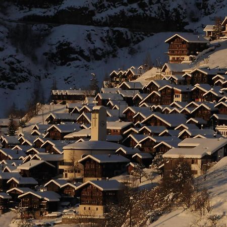 Gemütliche Wohnung mit Traumaussicht! Albinen Exterior foto